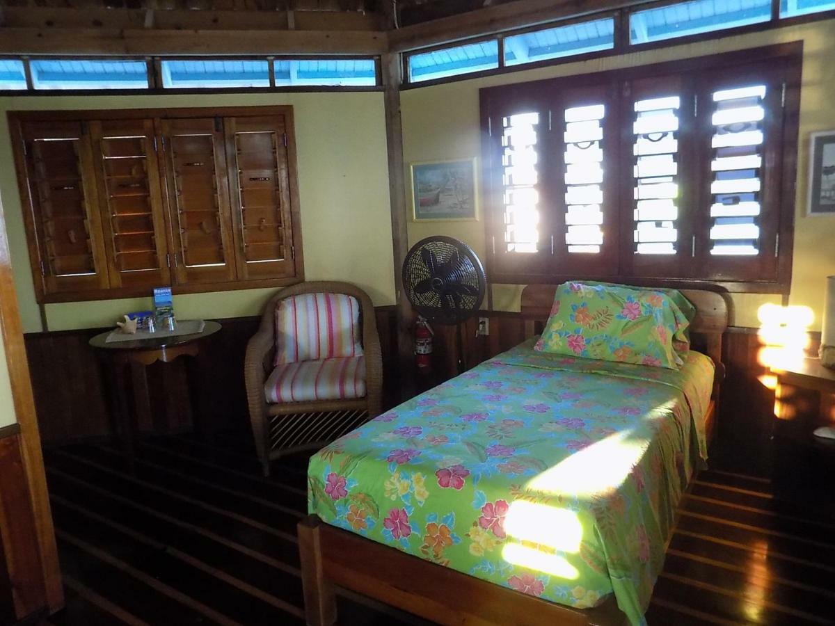 Mango Creek Lodge Port Royal Екстер'єр фото